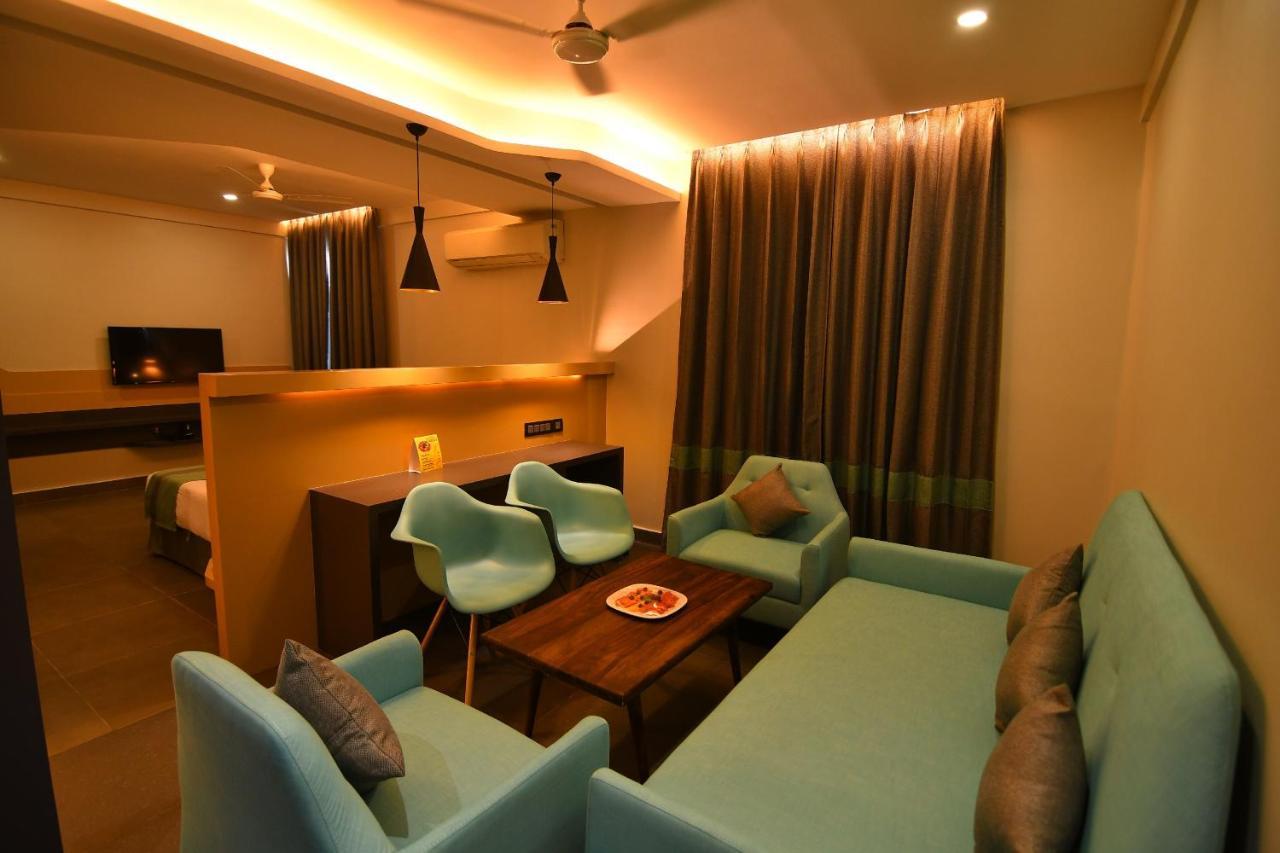 The Cent Hotel Hyderabad Exterior photo